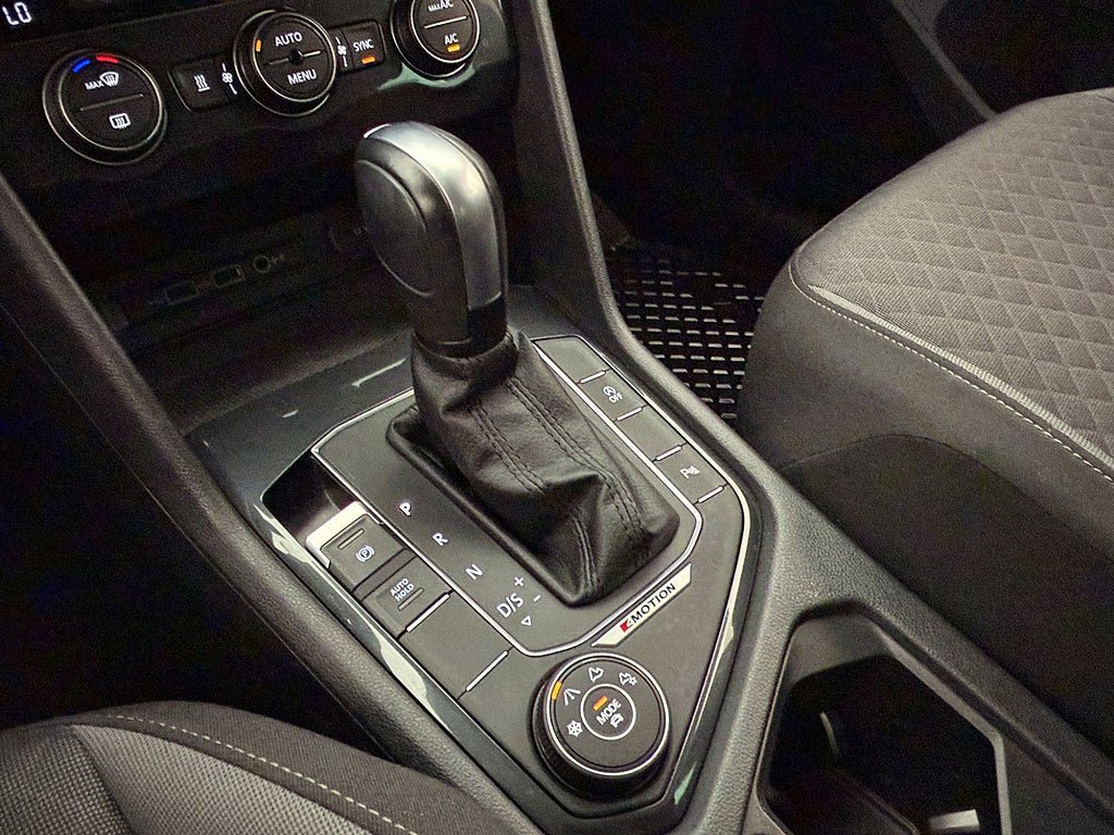 Vehicle Image 29