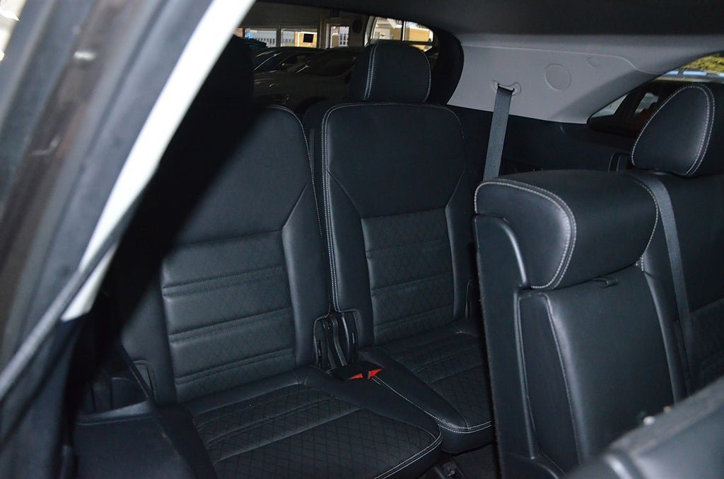 Vehicle Image 9