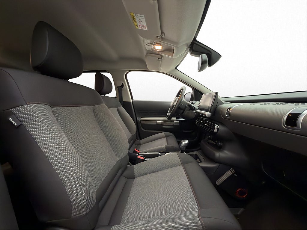 Vehicle Image 11