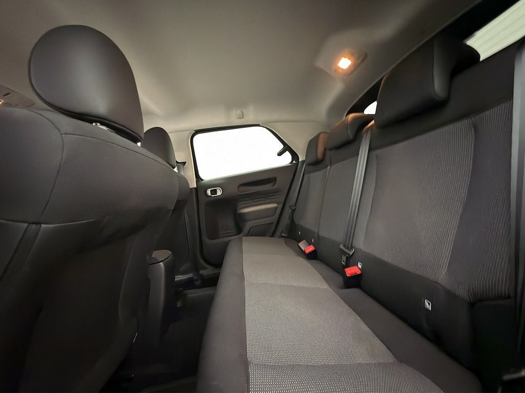 Vehicle Image 14