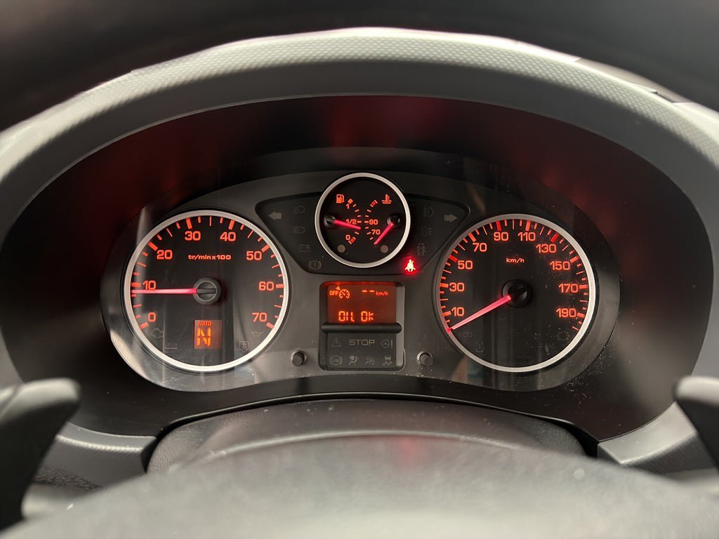 Vehicle Image 18