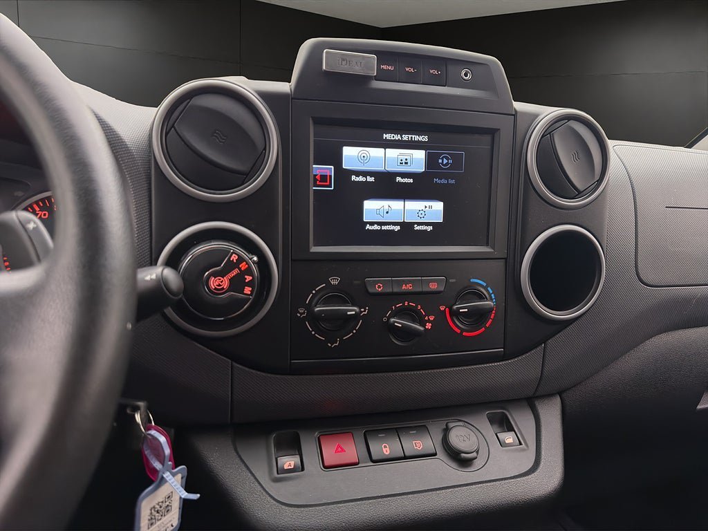 Vehicle Image 20