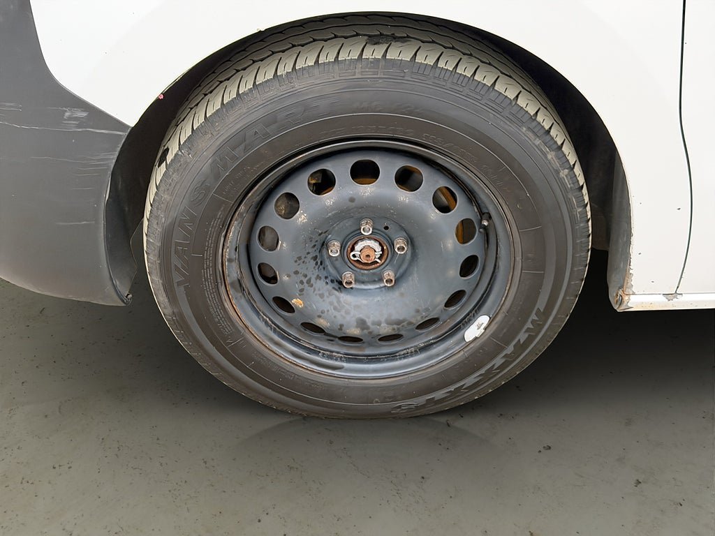 Vehicle Image 24