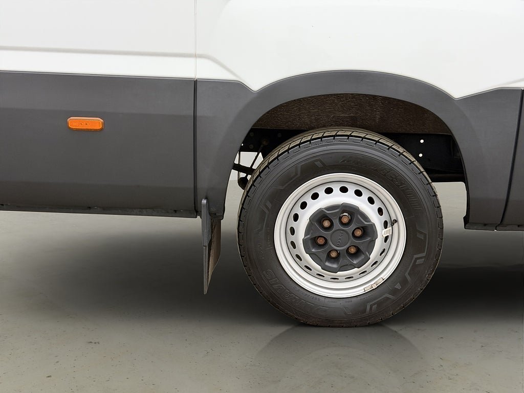 Vehicle Image 24