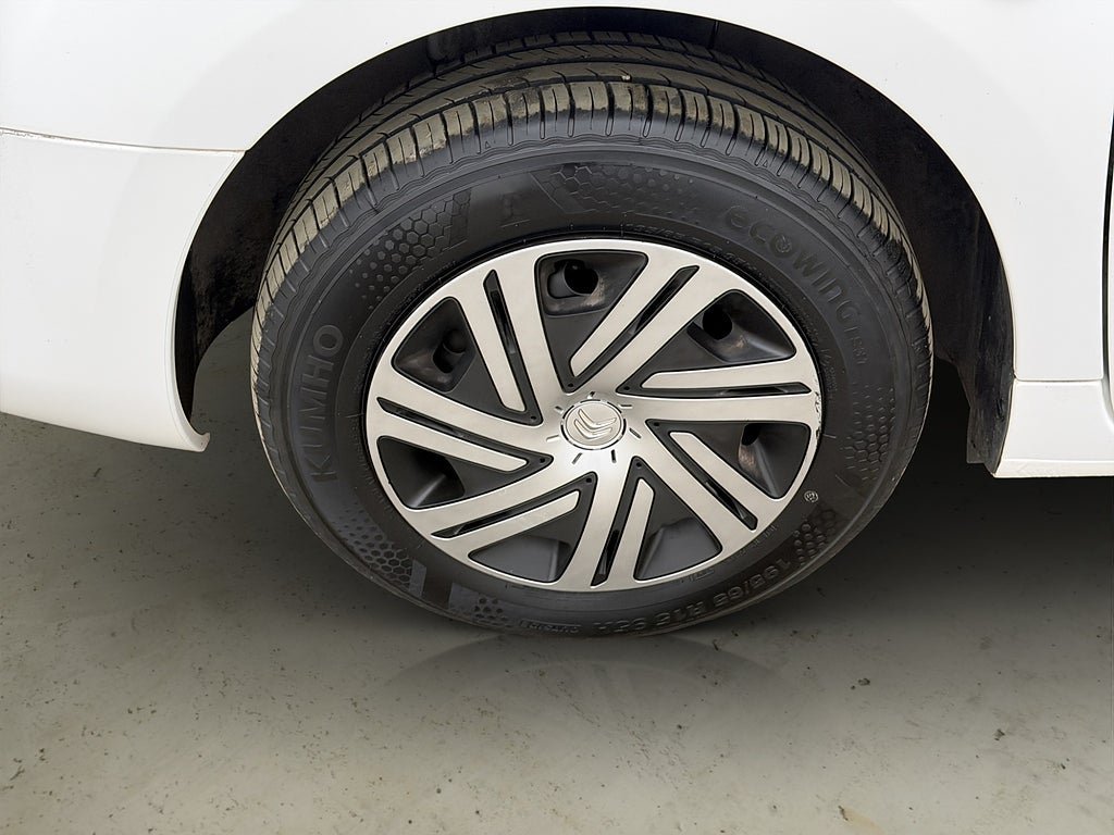 Vehicle Image 23