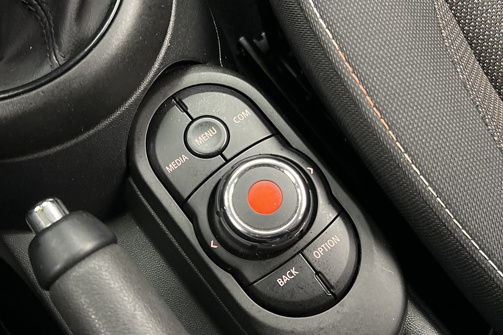Vehicle Image 23