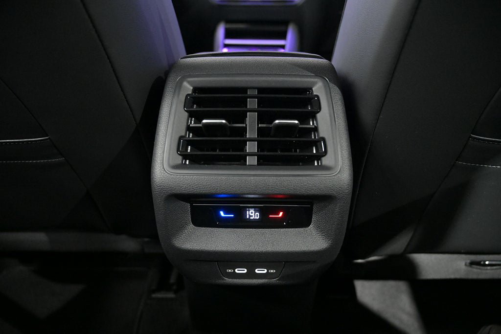 Vehicle Image 27