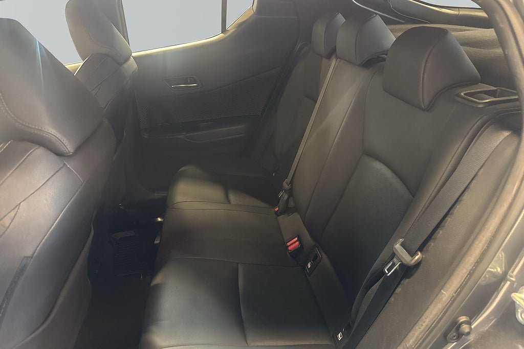 Vehicle Image 10