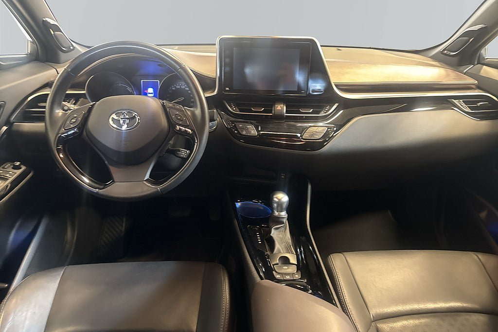 Vehicle Image 11