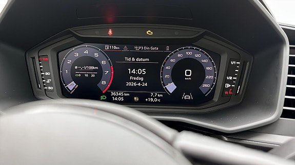 Vehicle Image 12