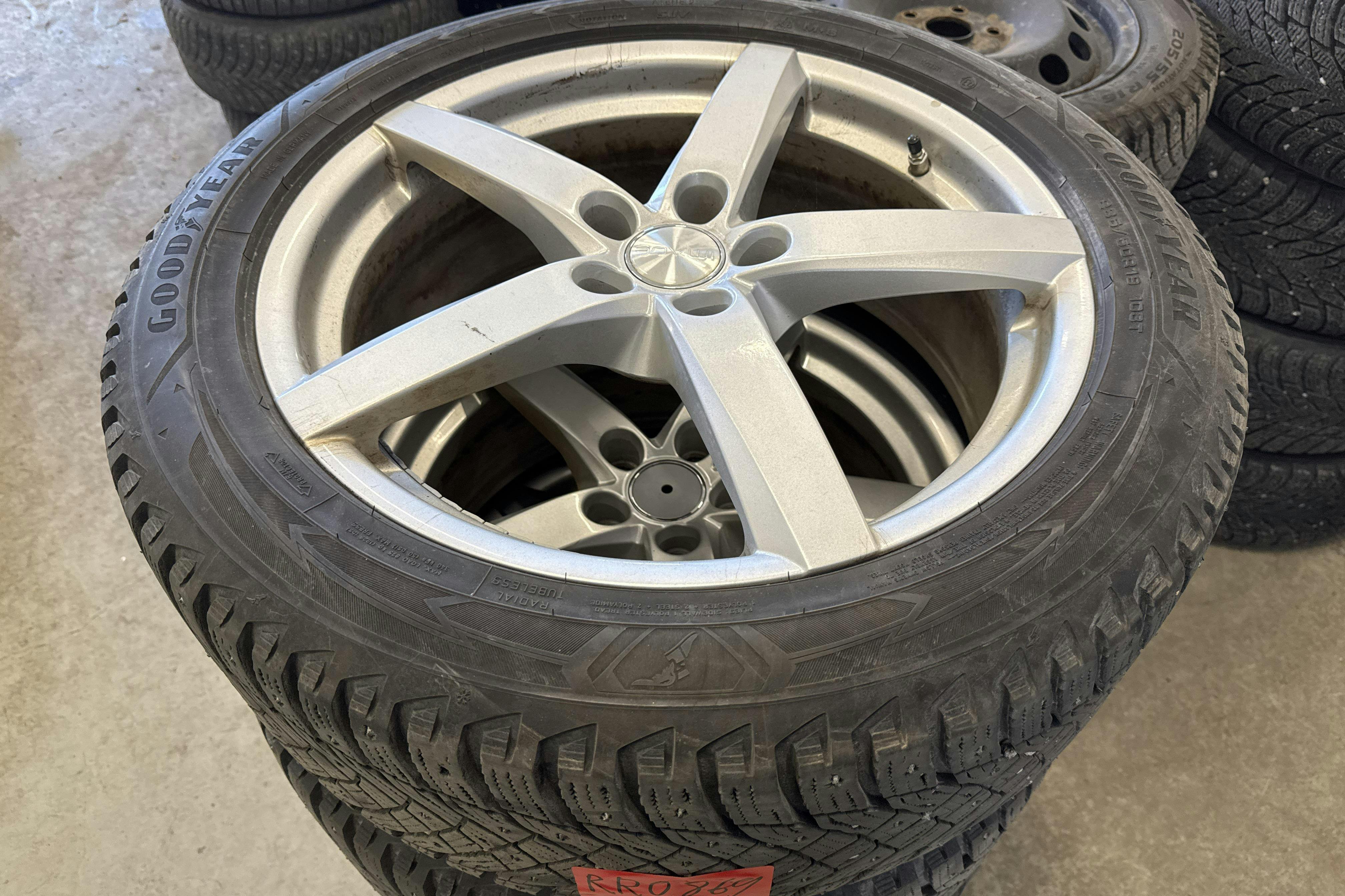 Vehicle Image 11