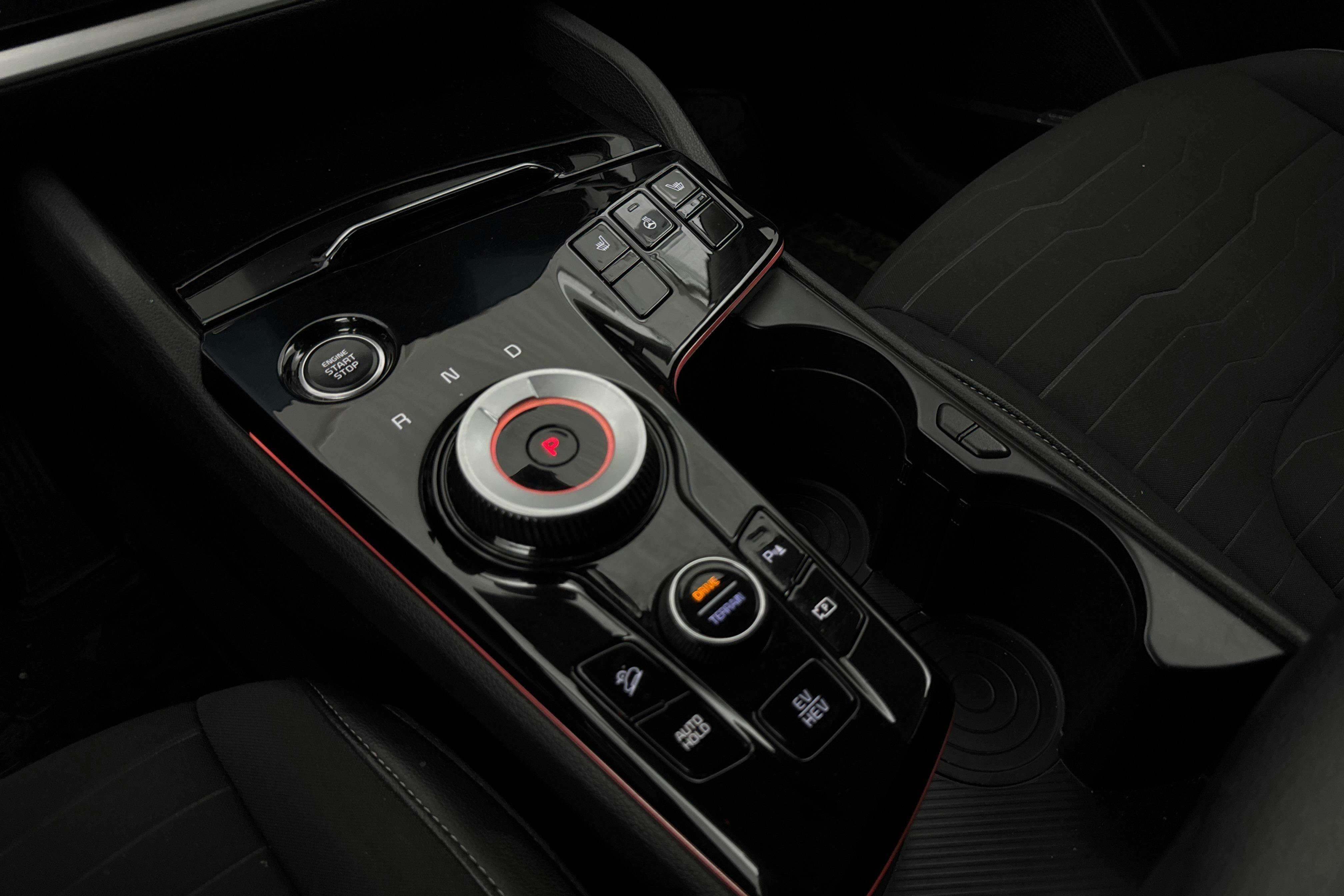Vehicle Image 16