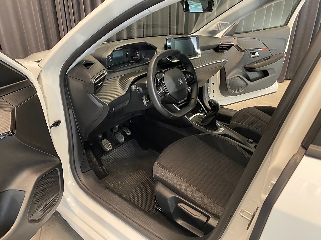 Vehicle Image 30