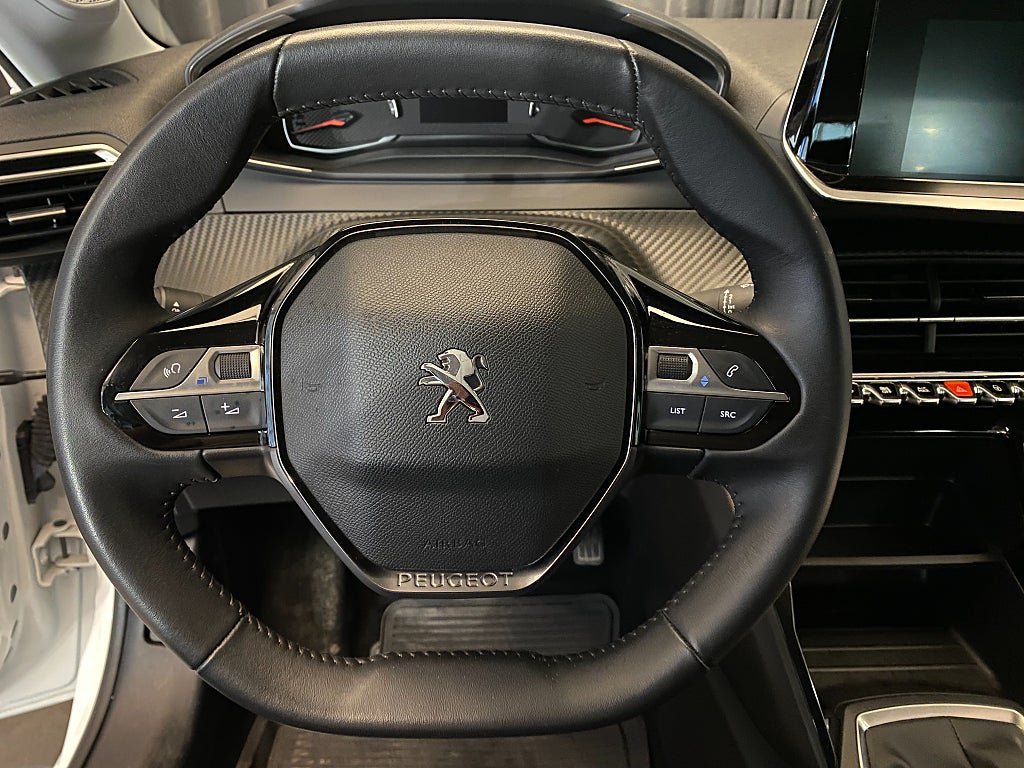 Vehicle Image 32