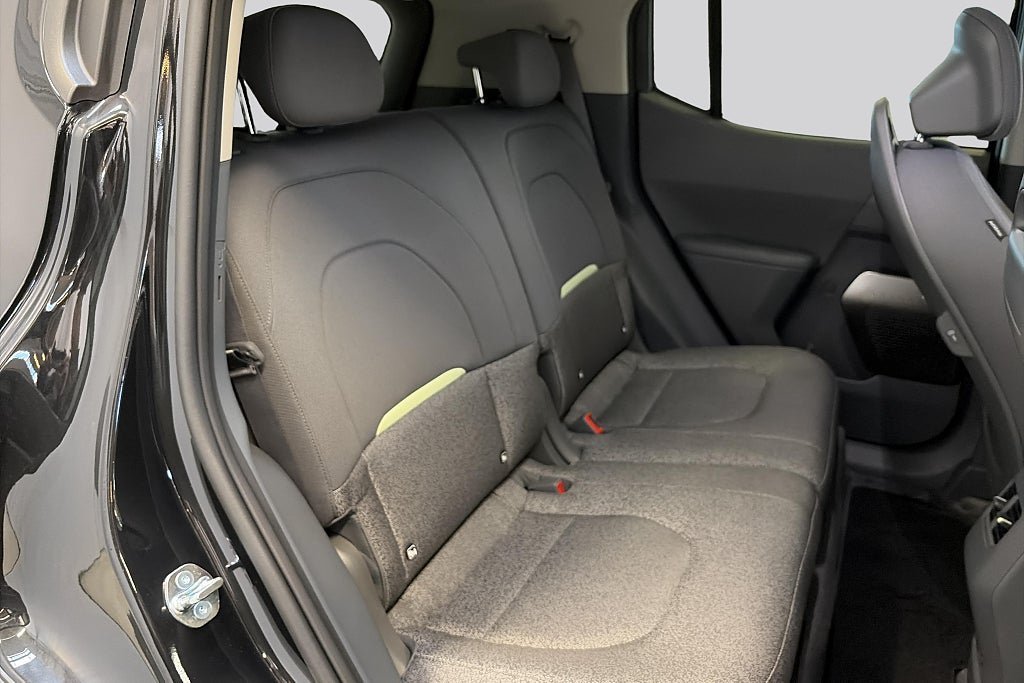 Vehicle Image 18