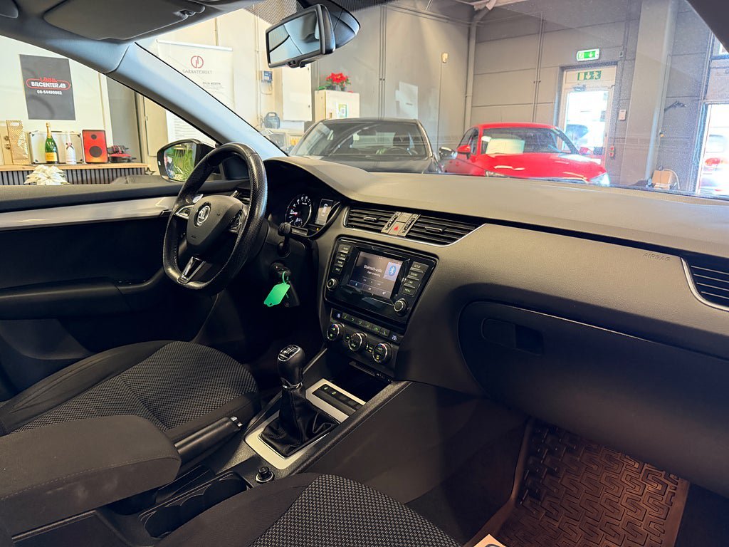 Vehicle Image 18