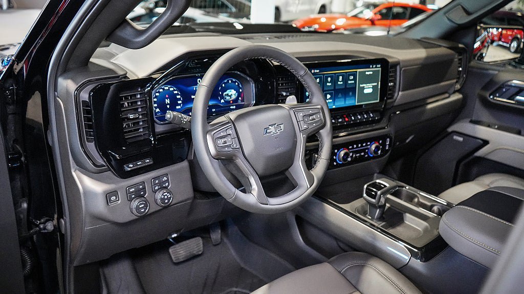 Vehicle Image 16