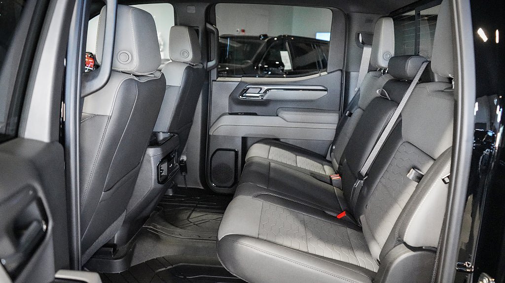 Vehicle Image 18