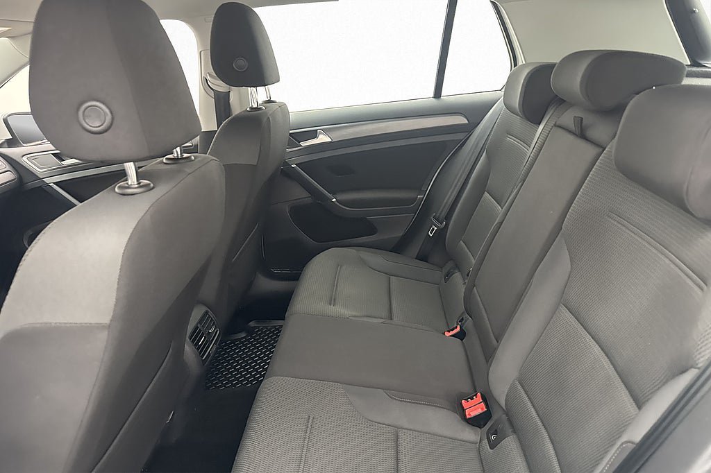 Vehicle Image 26