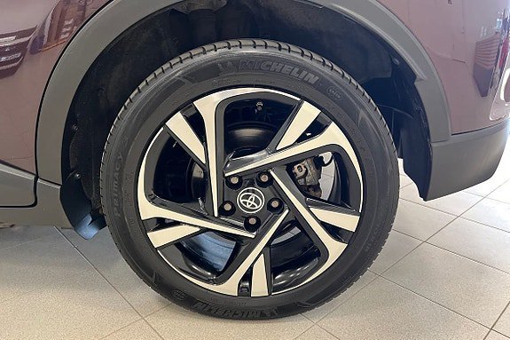 Vehicle Image 17