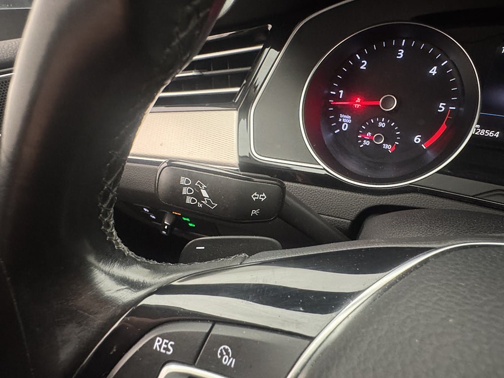 Vehicle Image 32