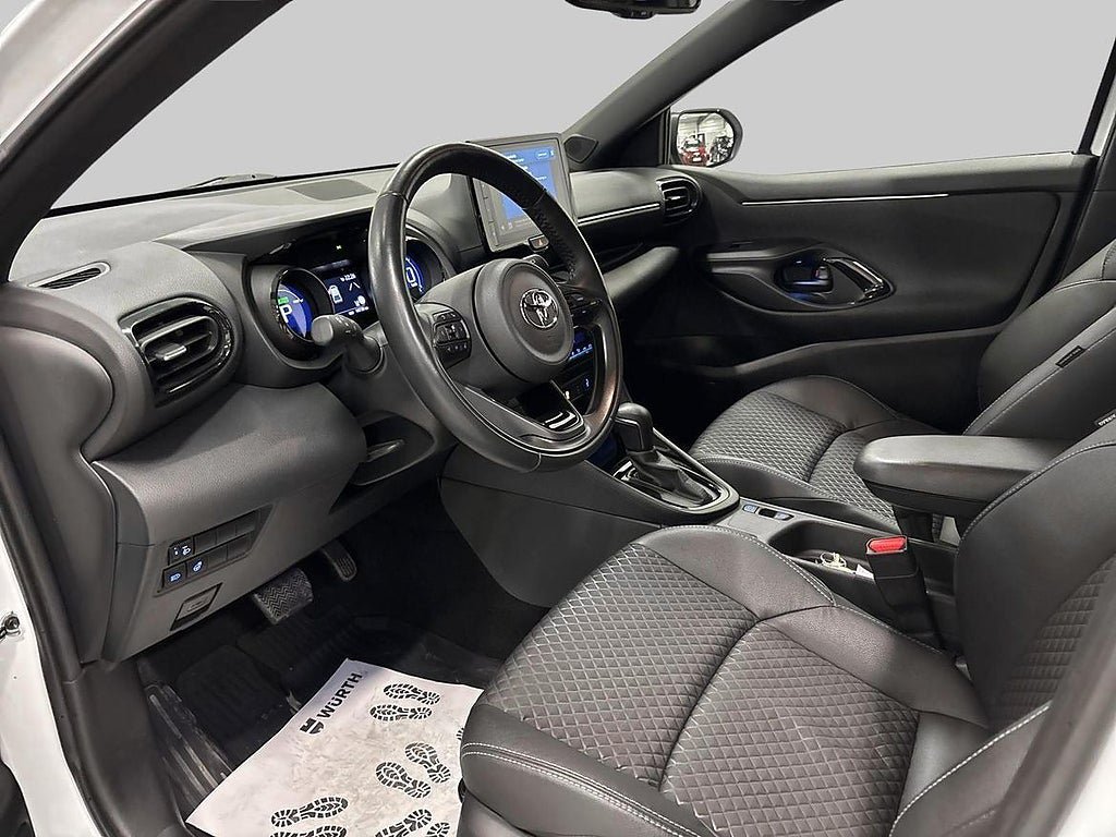 Vehicle Image 14