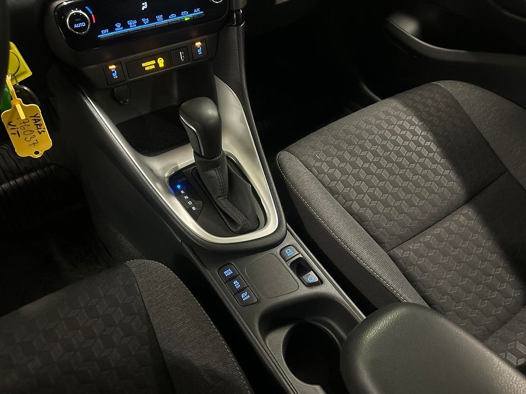 Vehicle Image 18