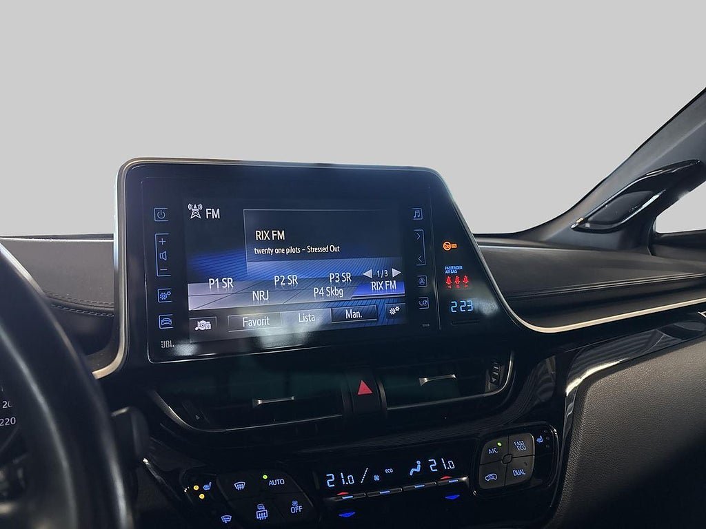 Vehicle Image 16