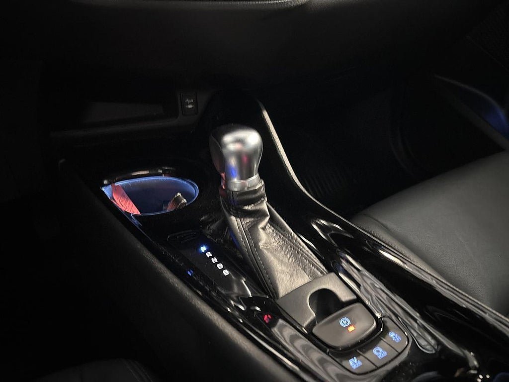 Vehicle Image 18