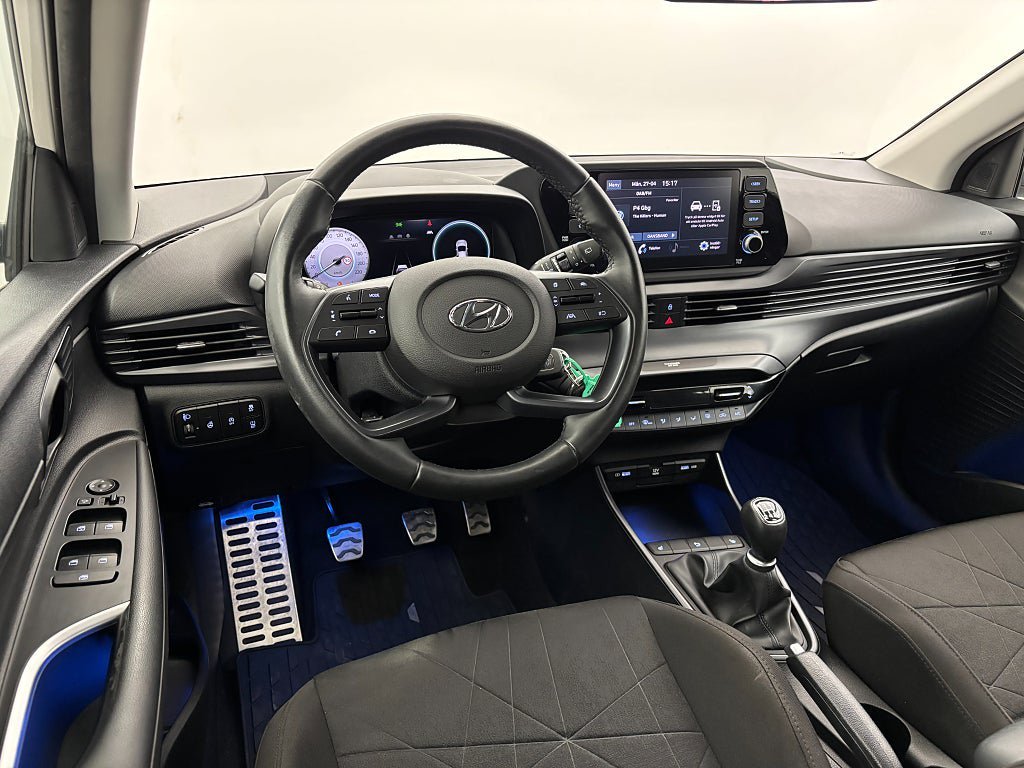 Vehicle Image 16