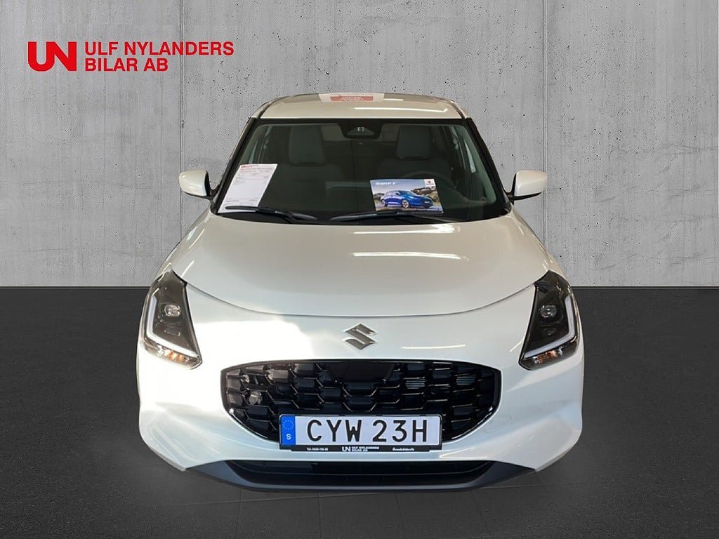 Vehicle Image 6