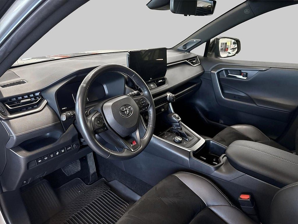 Vehicle Image 14