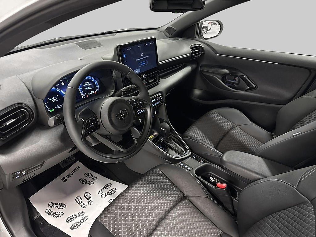 Vehicle Image 14