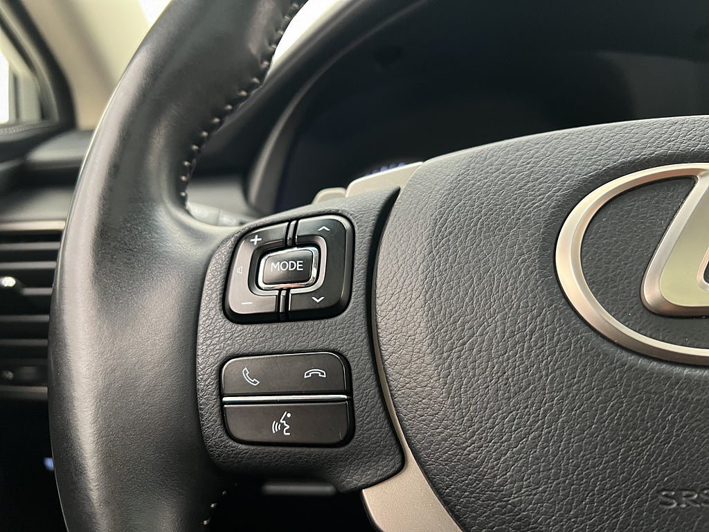 Vehicle Image 27