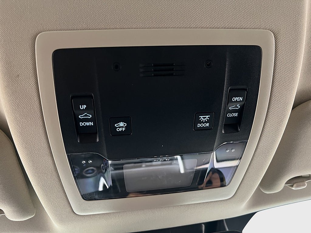 Vehicle Image 28