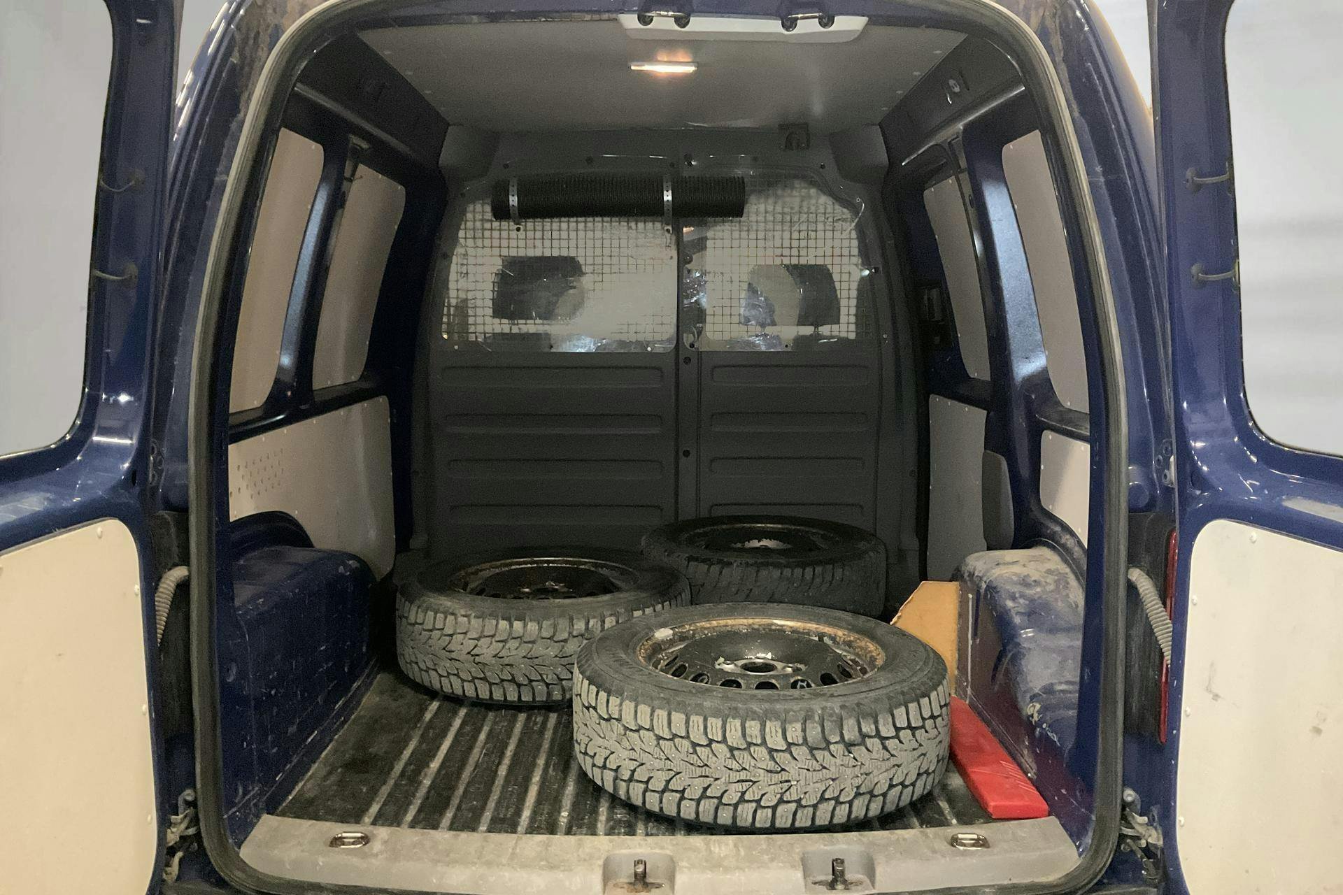 Vehicle Image 9