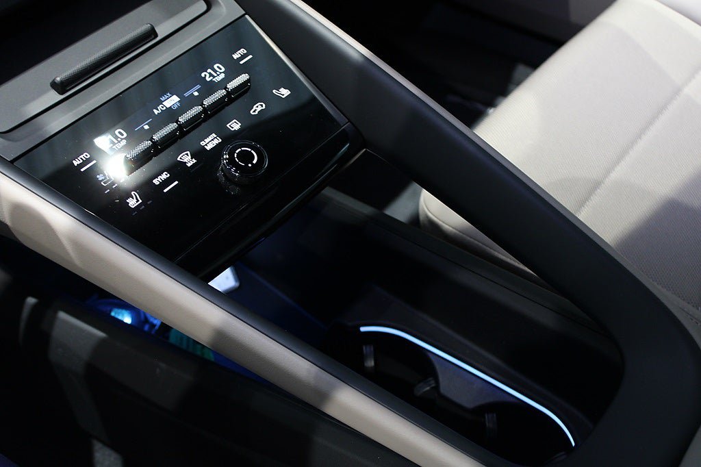 Vehicle Image 14
