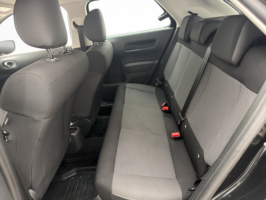 Vehicle Image 13