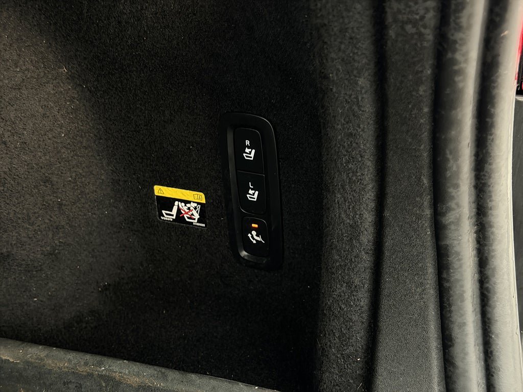 Vehicle Image 27