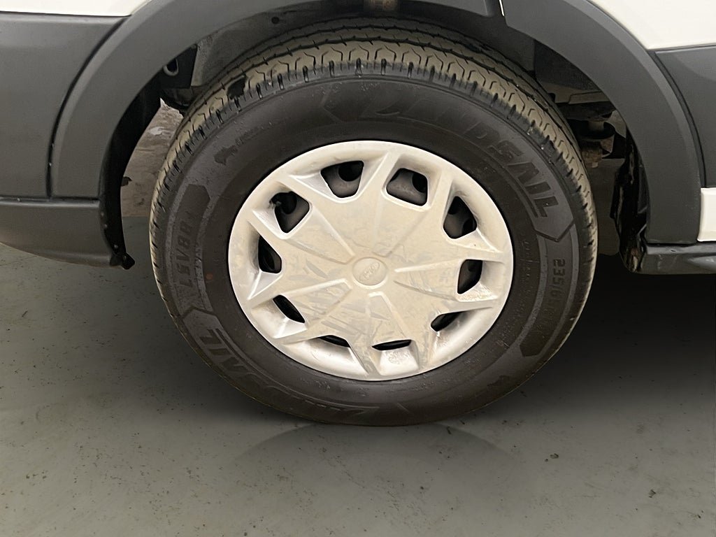 Vehicle Image 24
