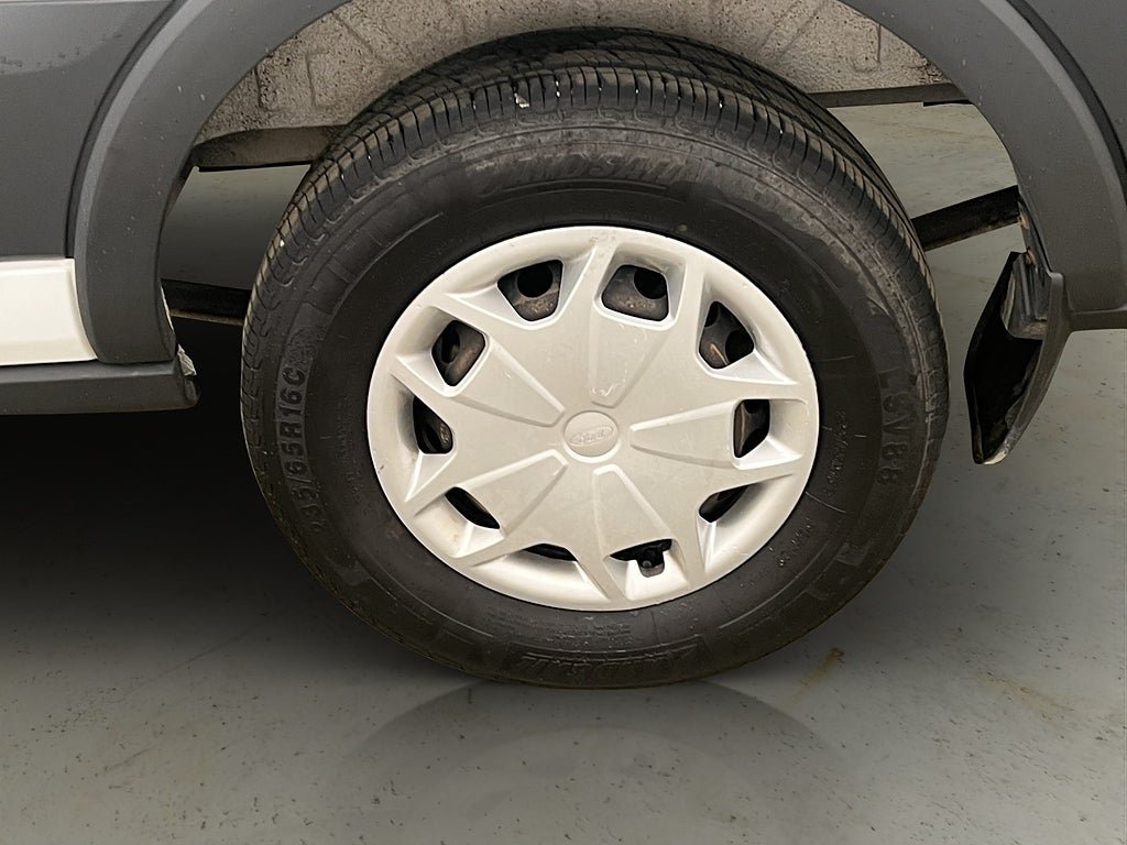 Vehicle Image 25