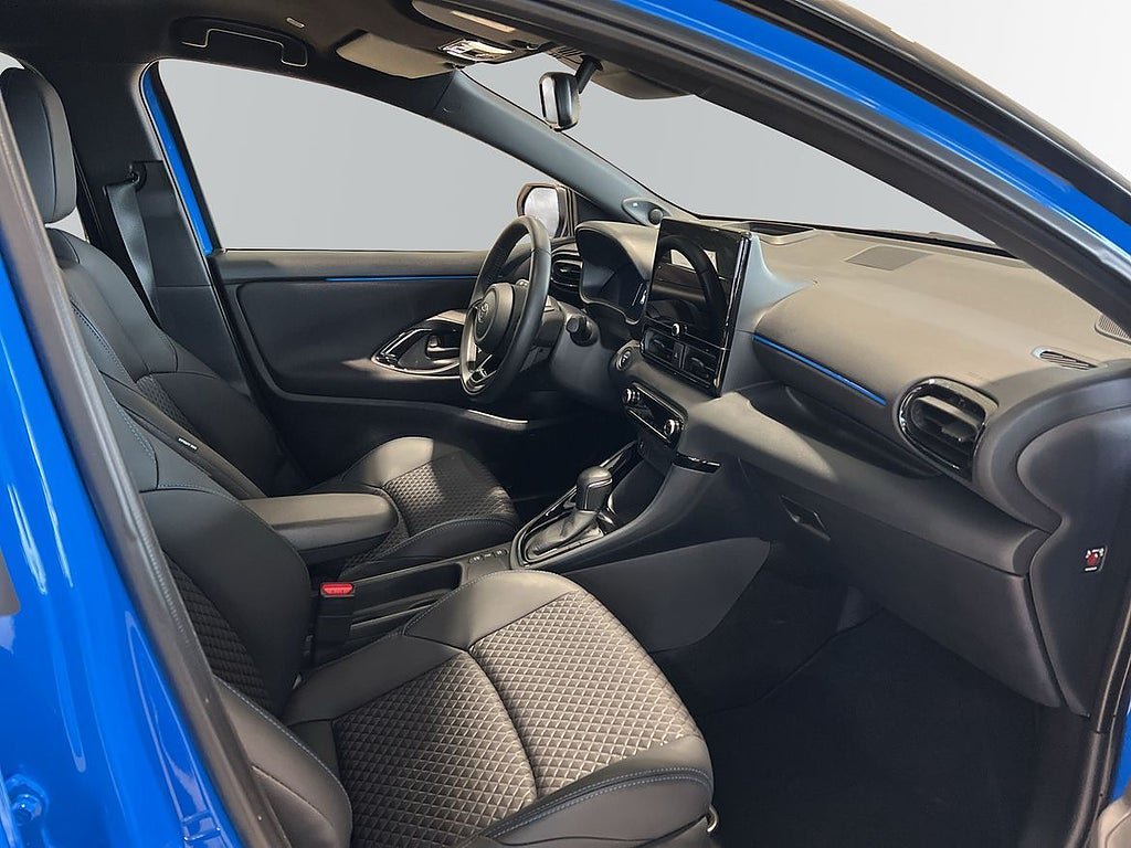 Vehicle Image 6