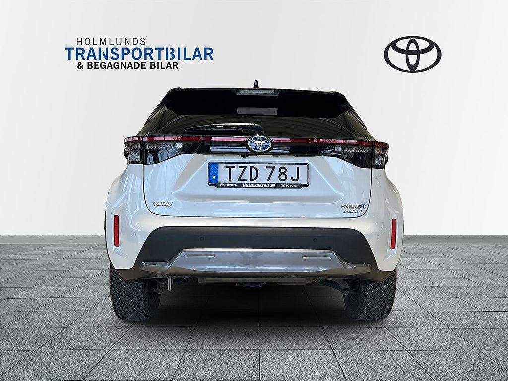 Vehicle Image 5
