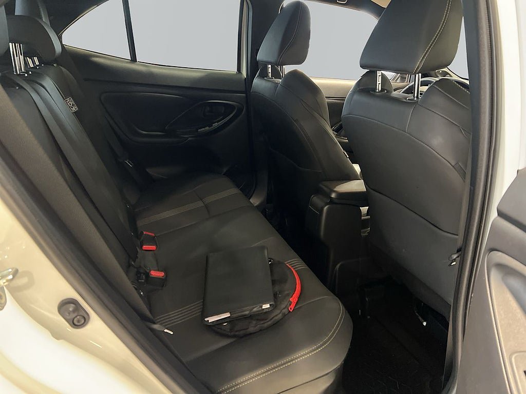 Vehicle Image 8