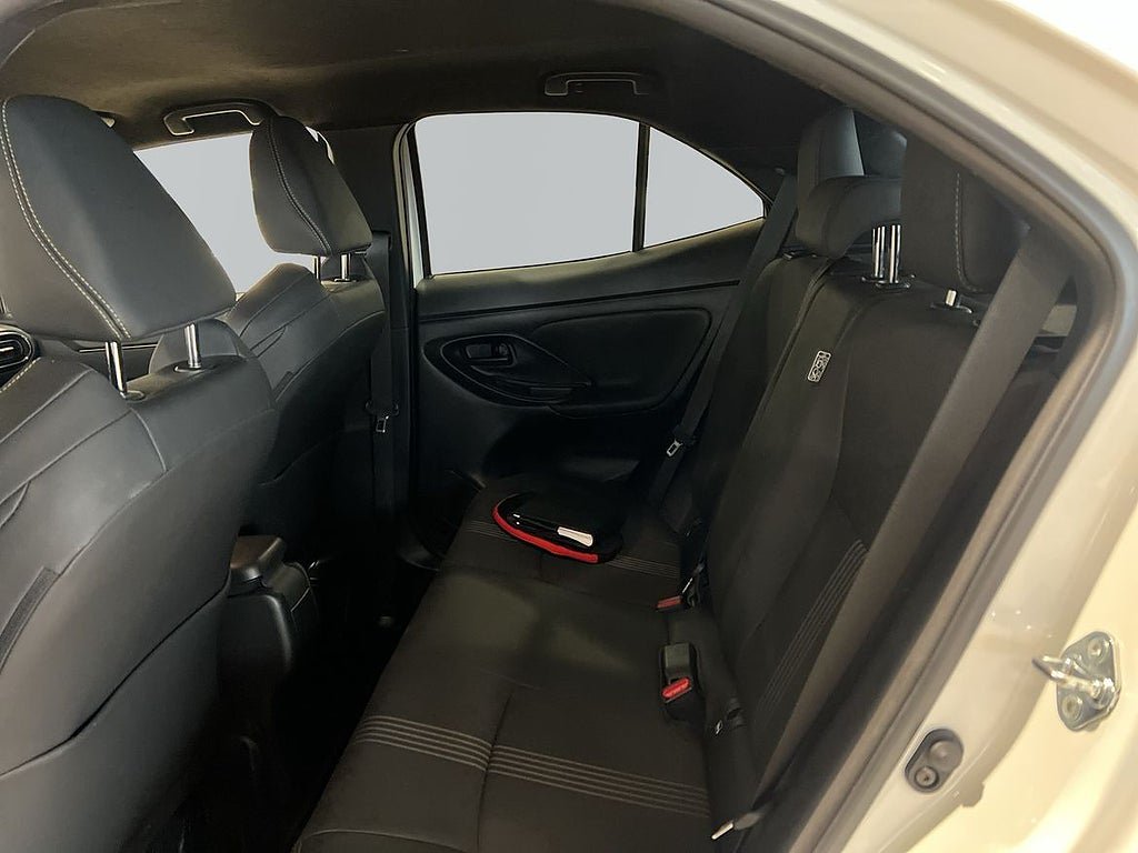 Vehicle Image 12