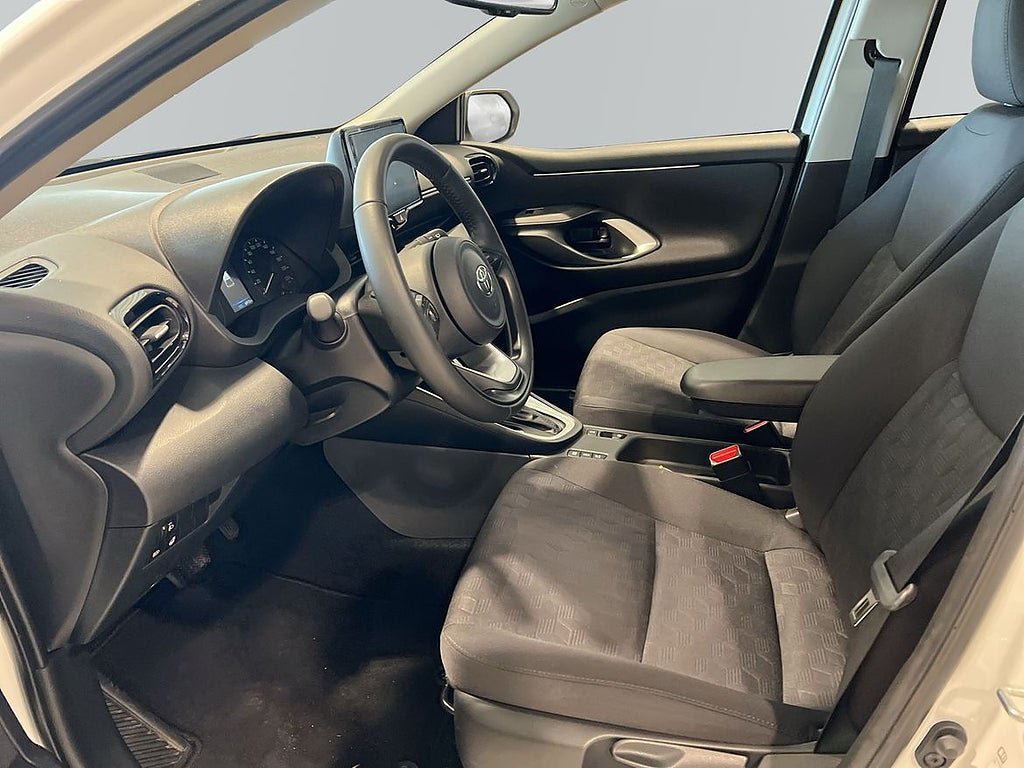 Vehicle Image 12