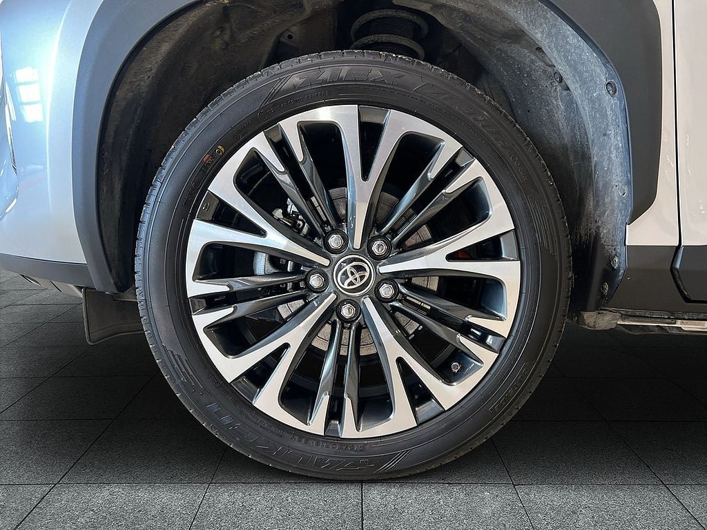 Vehicle Image 16