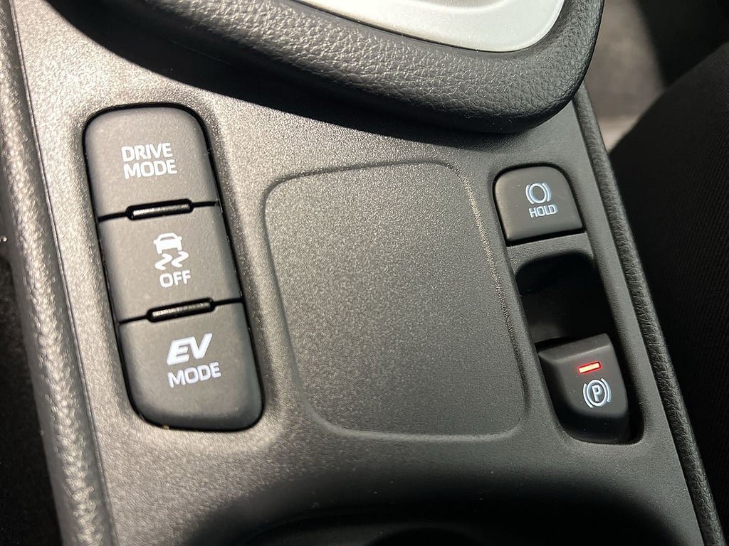 Vehicle Image 25