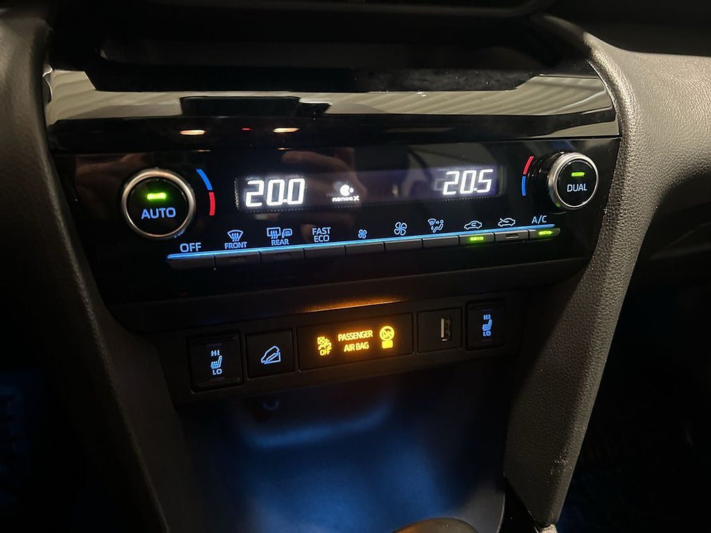 Vehicle Image 28