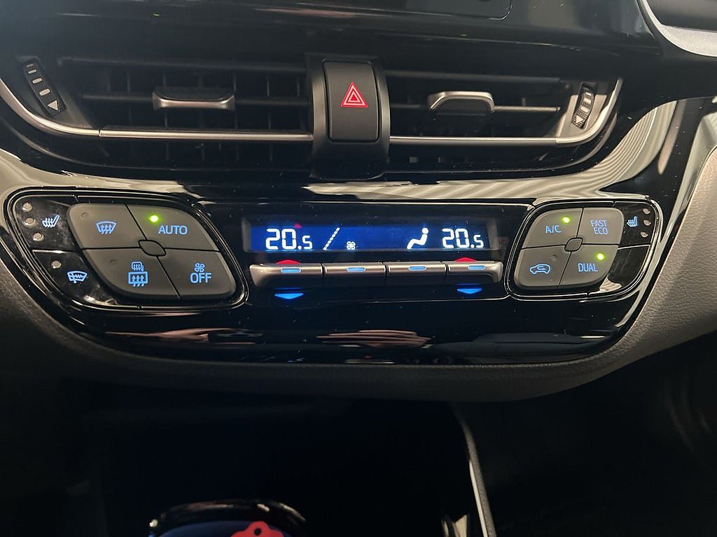 Vehicle Image 28